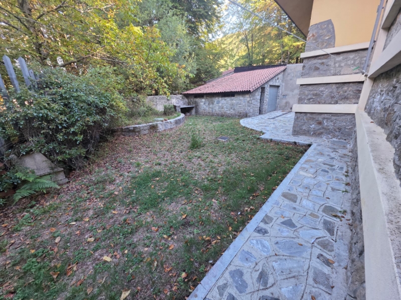 Villa Indipendente 200 Mq Con Giardino 550 Mq Gambarie 