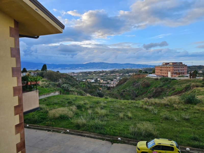 Semi Indipendente Esclusivo: 2 Unità Rifiniture Di Pregio Panoramico + Garage + 4 Posti Auto Arghillà