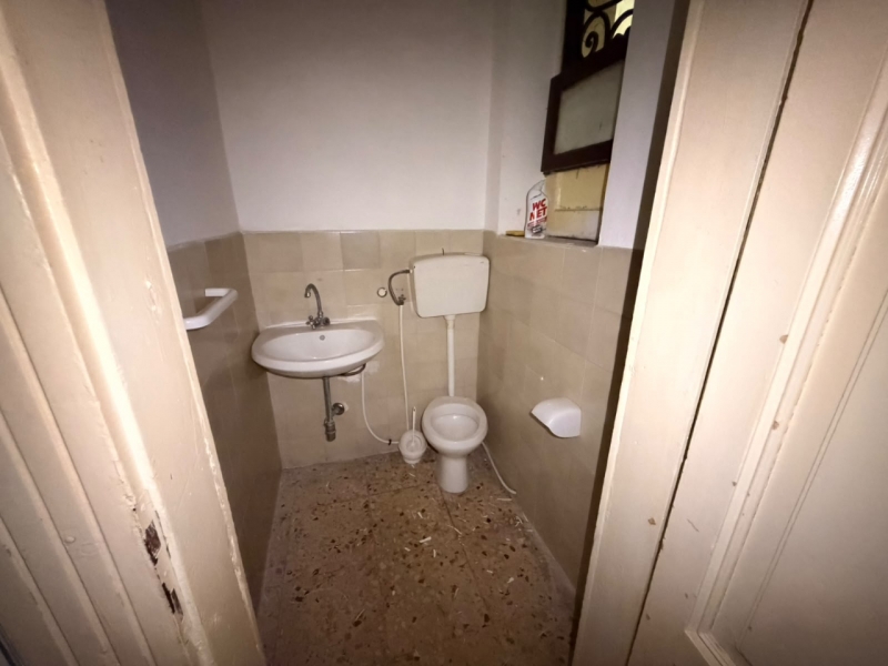 Locale Commerciale C1 Via San Francesco Da Paola 65 Mq