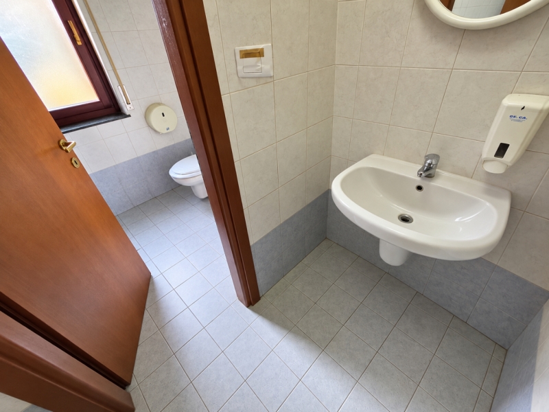 Locale Commerciale Spirito Santo 119 Mq