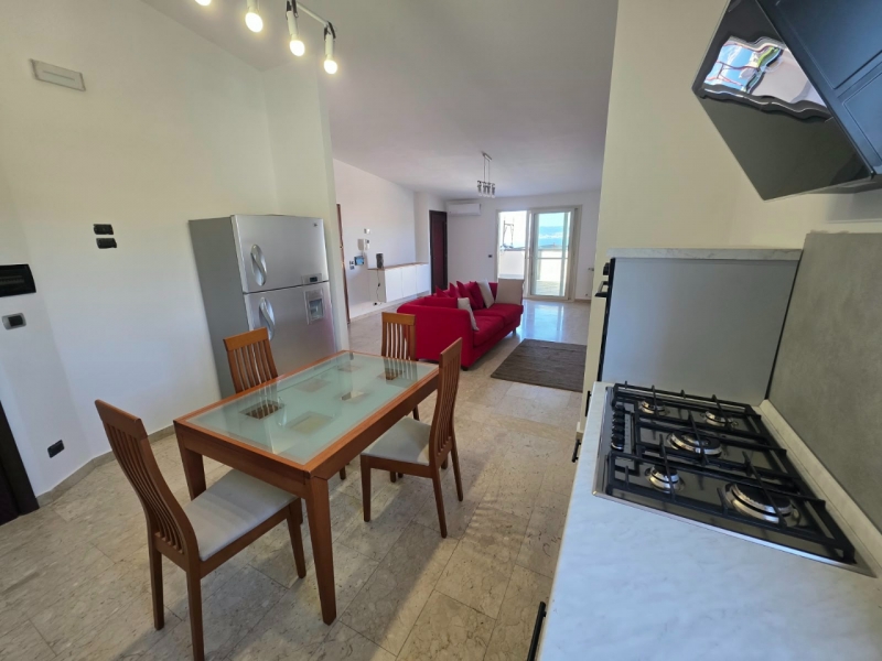 Prestigioso Attico Arredato + Terrazzo Panoramico + Posto Auto Via Petrara