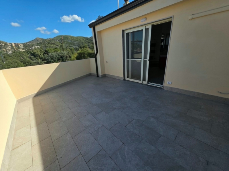 Prestigioso Attico Arredato + Terrazzo Panoramico + Posto Auto Via Petrara