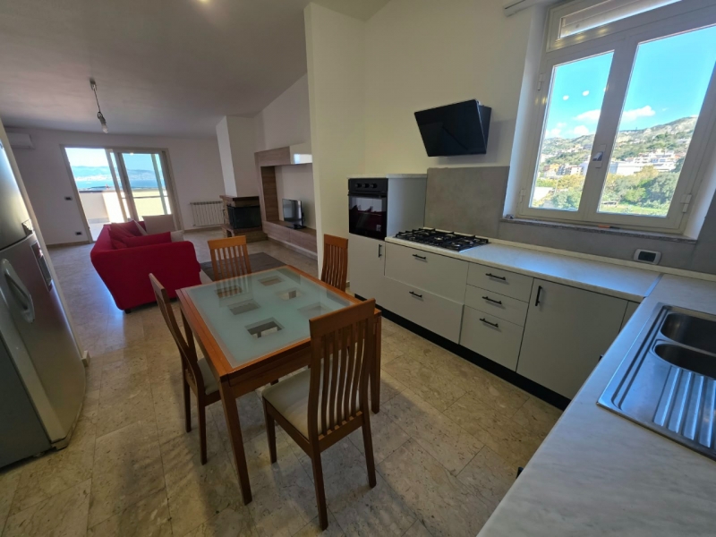 Prestigioso Attico Arredato + Terrazzo Panoramico + Posto Auto Via Petrara