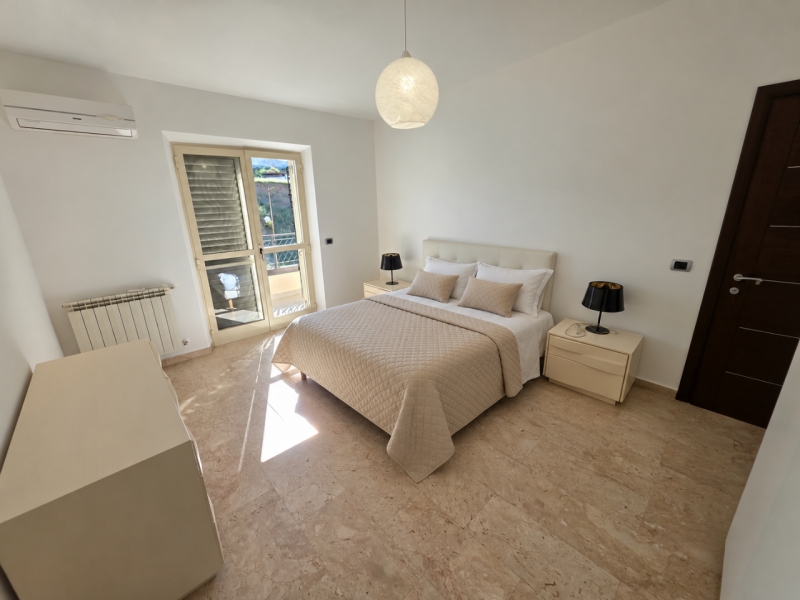 Prestigioso Attico Arredato + Terrazzo Panoramico + Posto Auto Via Petrara
