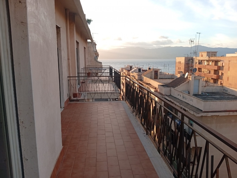 Appartamento Panoramico Viale Aldo Moro 83 Mq