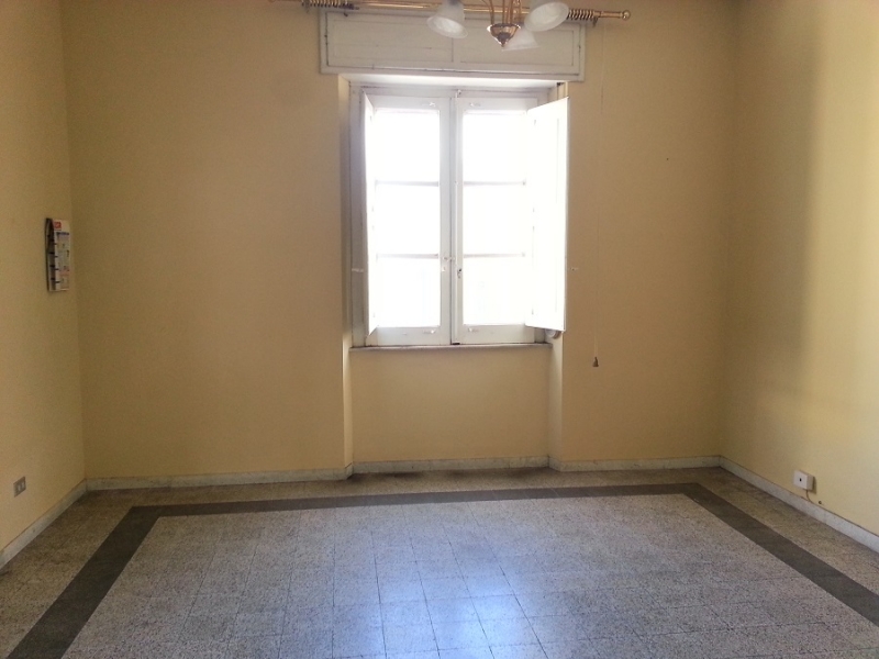 Appartamento Con Posto Auto Via Galileo Galilei 160 Mq