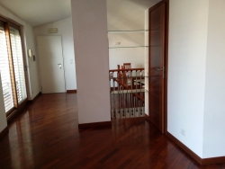 Duplex Di Pregio Su Due Livelli Con Ampio Terrazzo e Veranda Centro 240 Mq