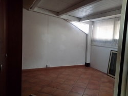 Duplex Di Pregio Su Due Livelli Con Ampio Terrazzo e Veranda Centro 240 Mq