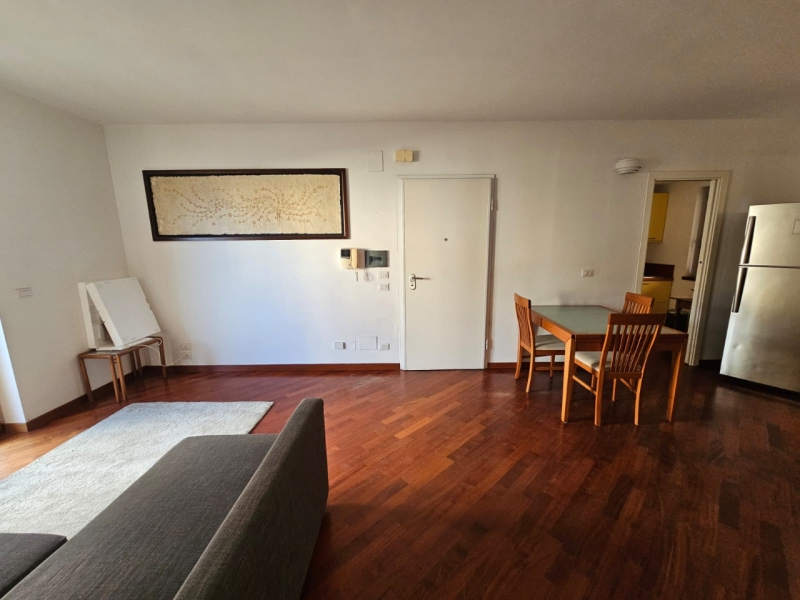 Duplex Di Pregio Su Due Livelli Con Ampio Terrazzo e Veranda Centro 240 Mq