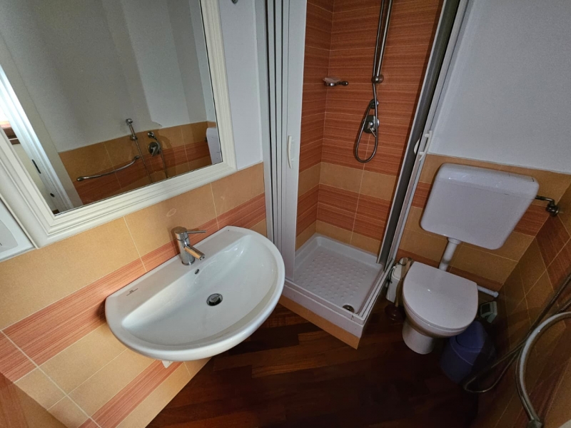 Duplex Di Pregio Su Due Livelli Con Ampio Terrazzo e Veranda Centro 240 Mq