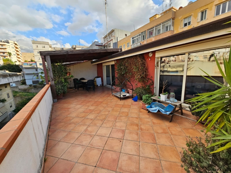 Duplex Di Pregio Su Due Livelli Con Ampio Terrazzo e Veranda Centro 240 Mq