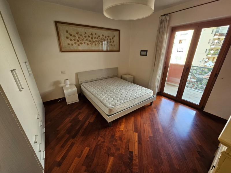 Duplex Di Pregio Su Due Livelli Con Ampio Terrazzo e Veranda Centro 240 Mq