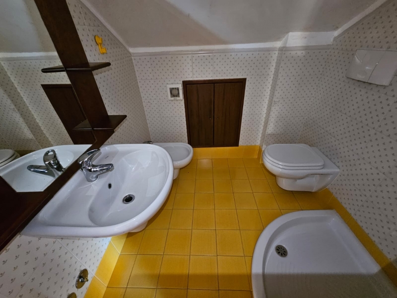 Duplex Di Pregio Su Due Livelli Con Ampio Terrazzo e Veranda Centro 240 Mq