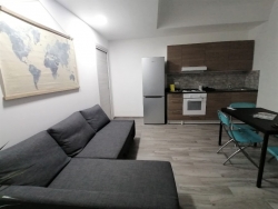 Appartamento Ristrutturato Arredato Centro Via Rosselli 60 Mq