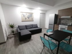 Appartamento Ristrutturato Arredato Centro Via Rosselli 60 Mq