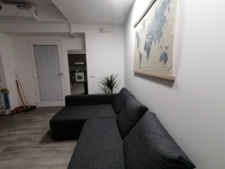 Appartamento Ristrutturato Arredato Centro Via Rosselli 60 Mq