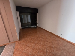 Locale C1 Nuova Costruzione Due Vetrine Fronte Strada Via Crocefisso 90 Mq